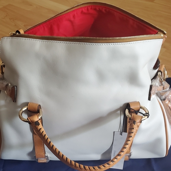 Dooney & BourkeSatchel
